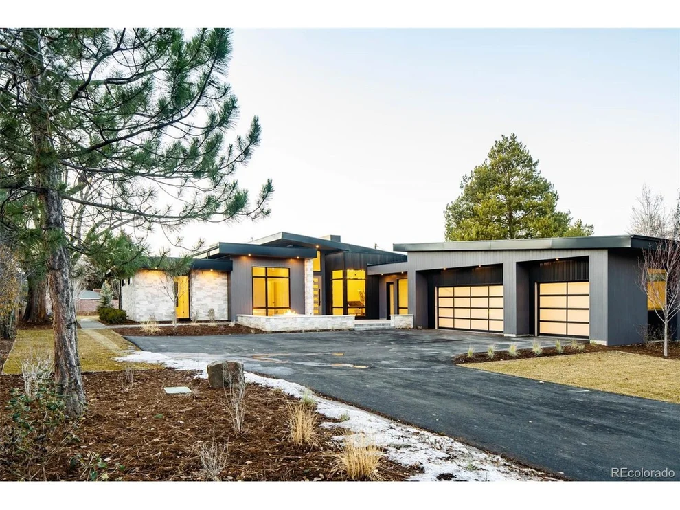 Unit for sale at 3325 S Columbine Cir, Englewood, CO 80113