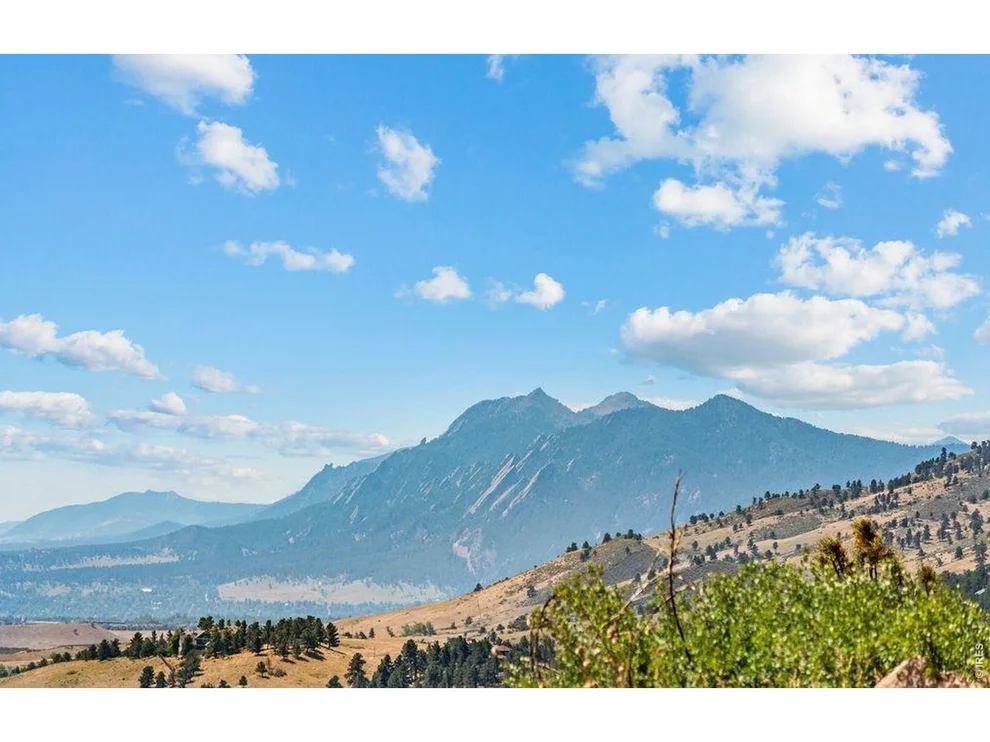 Unit for sale at 9480 Mountain Ridge Dr, Boulder, CO 80302