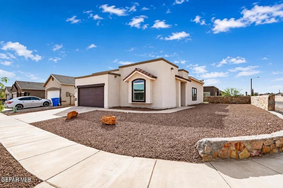 Unit for sale at 800 Whitebrush Drive, Socorro, TX 79927