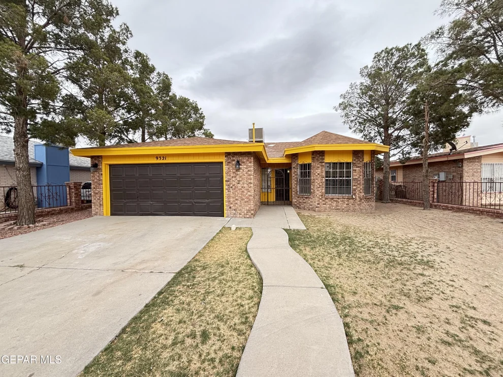 Unit for sale at 9321 CHANTILLY Drive, El Paso, TX 79907
