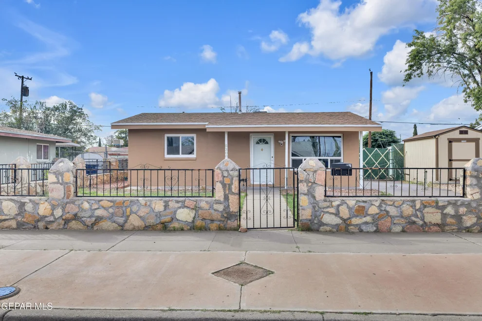 Unit for sale at 5300 SAXON Drive, El Paso, TX 79924