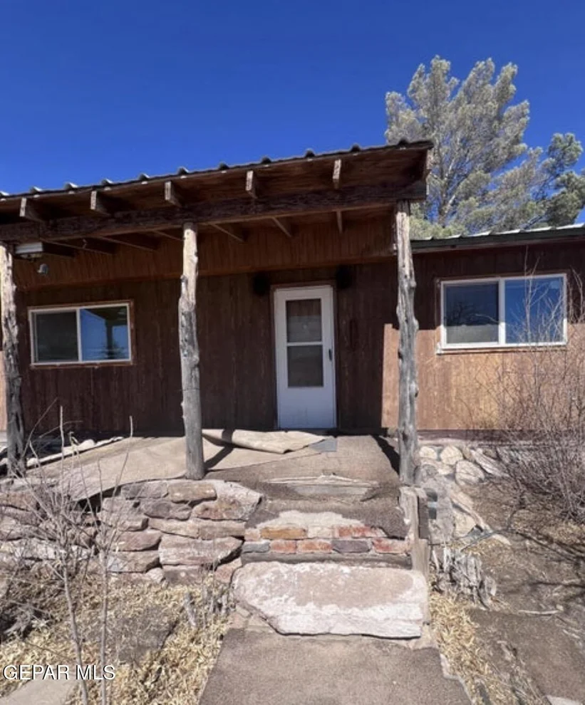 Unit for sale at 816 N MARTIN Avenue, Sierra Blanca, TX 79851