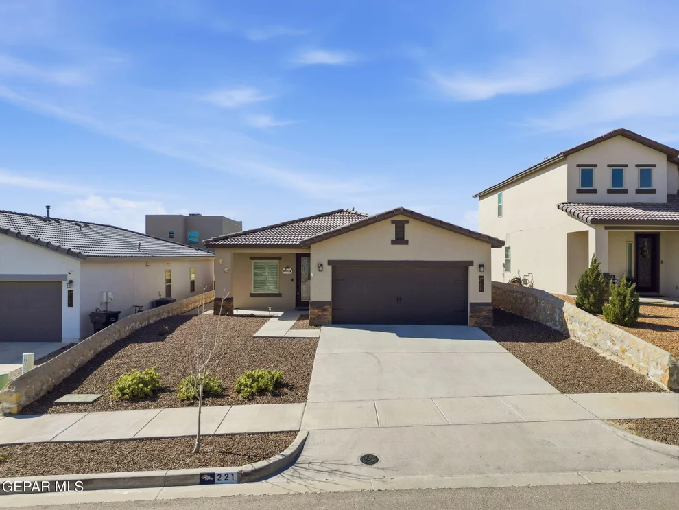 Unit for sale at 221 REIGATE Drive, Horizon City, TX 79928
