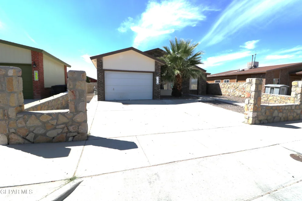 Unit for sale at 629 Desierto Bonito Street, Horizon City, TX 79928