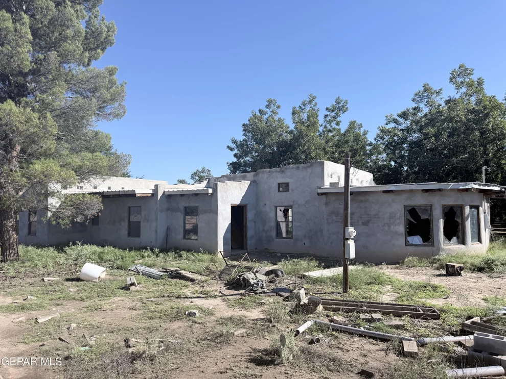 Unit for sale at 925 W SAVANNAH Road, San Miguel, NM 88058