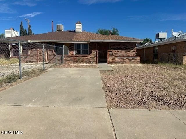 Unit for sale at 6019 BRIDALVEIL Drive, El Paso, TX 79924