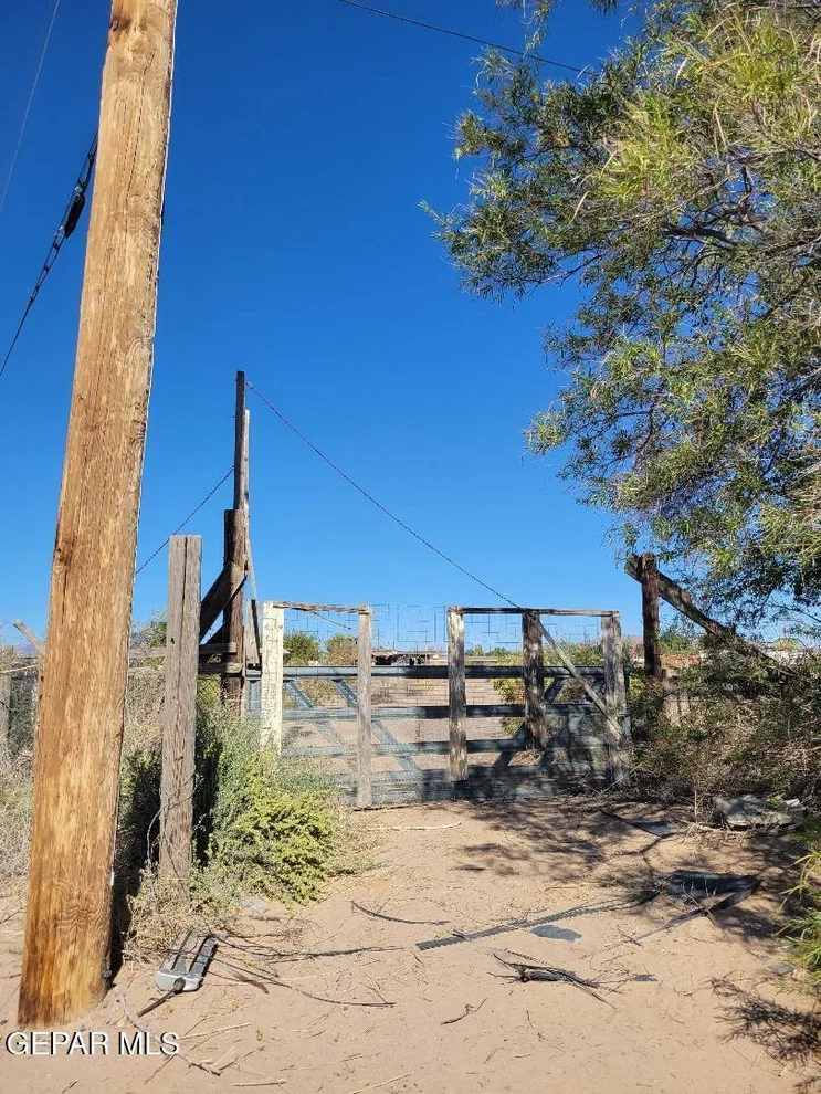 Unit for sale at 421 E Joy Drive, Anthony, NM 88021
