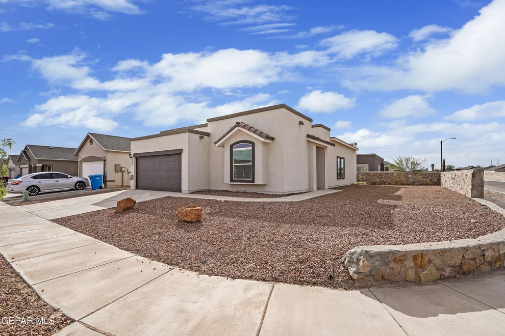 Unit for sale at 800 WHITEBRUSH Drive, Socorro, TX 79927