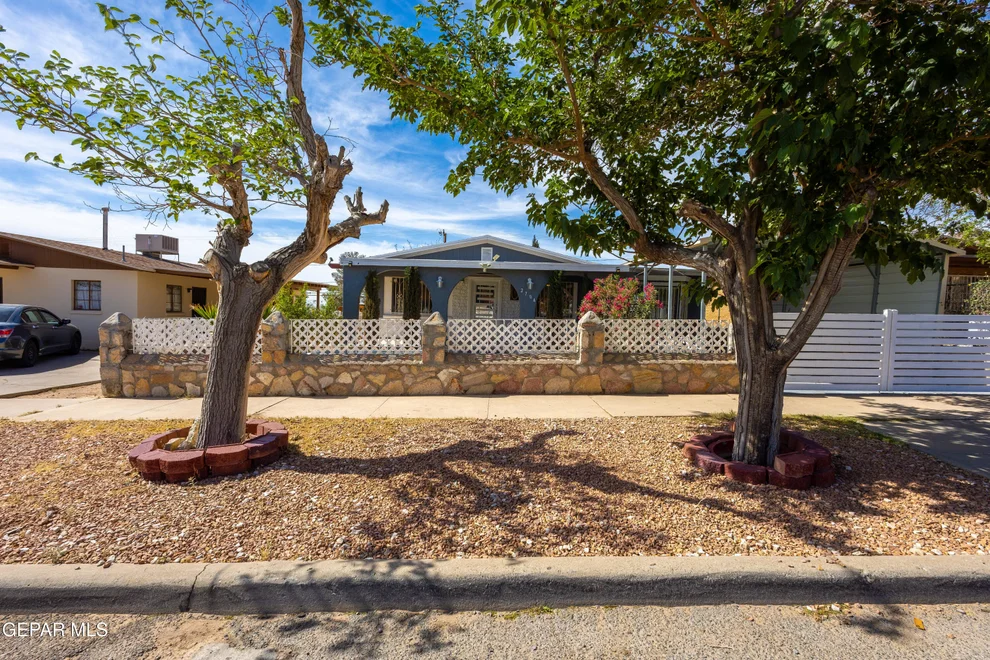 Unit for sale at 2704 McKinley Ave Avenue, El Paso, TX 79930