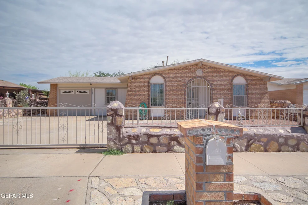 Unit for sale at 5649 LONGVIEW Circle, El Paso, TX 79924