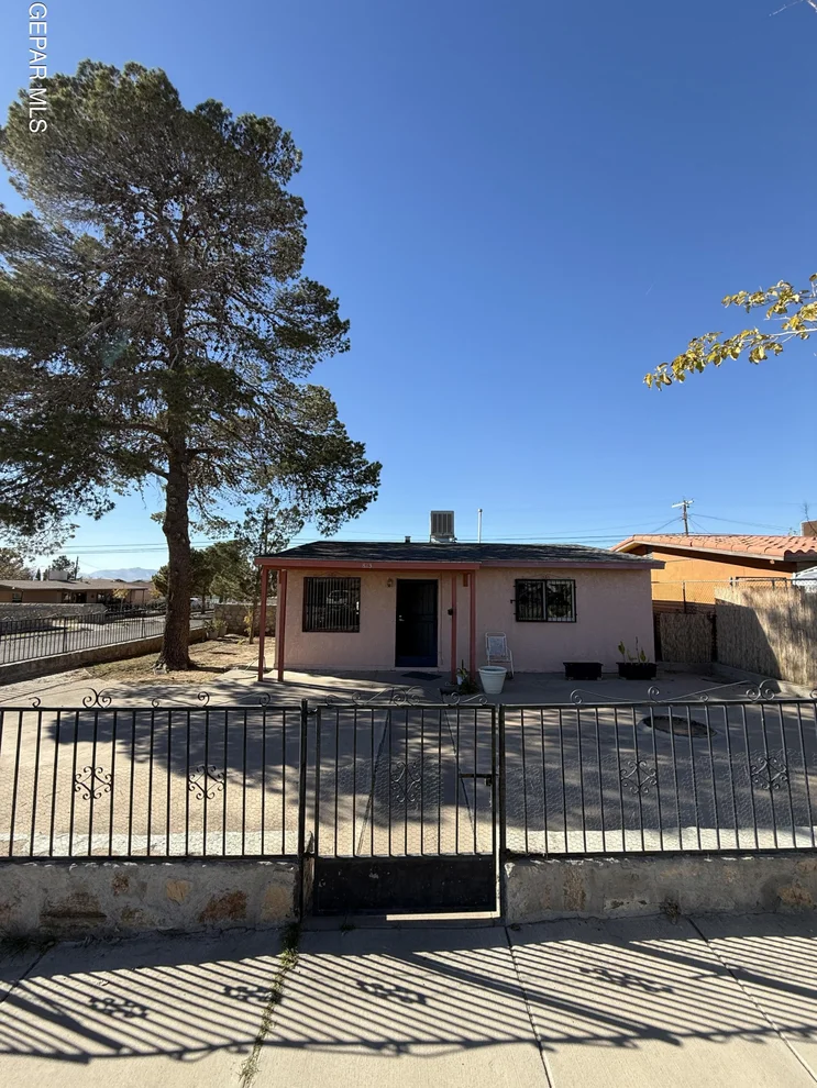 Unit for sale at 813 Santa Barbara Drive, El Paso, TX 79915
