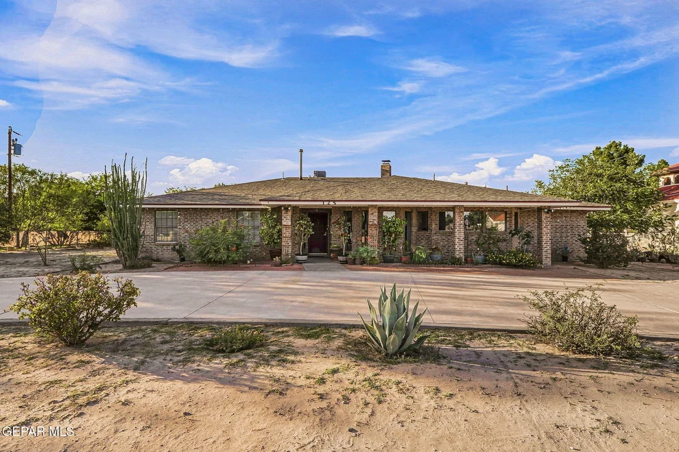 Unit for sale at 125 LA NELL Drive, Canutillo, TX 79835