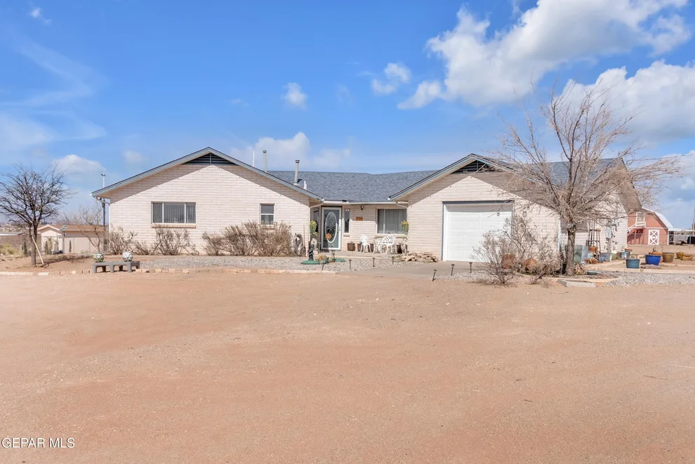 Unit for sale at 557 Paseo Real Dr., Chaparral, NM 88081