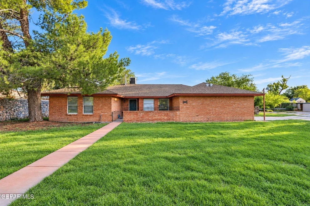 Unit for sale at 220 SERRANIA Drive, El Paso, TX 79932