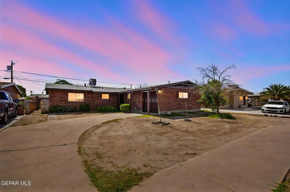 Unit for sale at 468 BORRETT Street, El Paso, TX 79907