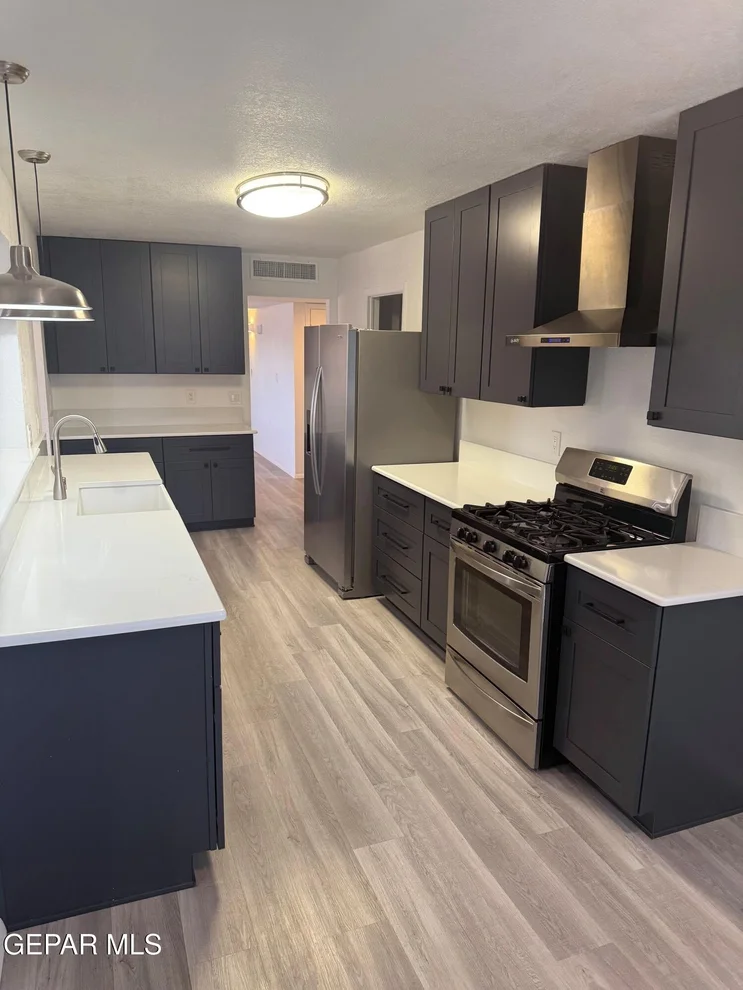 Unit for sale at 4640 R L SHOEMAKER Drive, El Paso, TX 79924