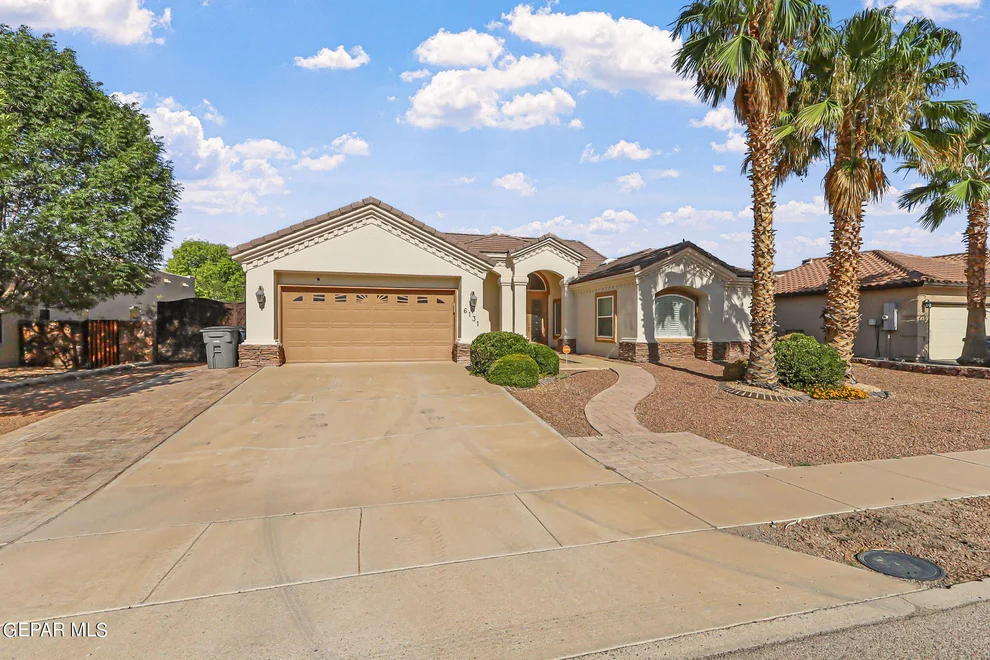 Unit for sale at 6131 Via De Los Arboles, El Paso, TX 79932