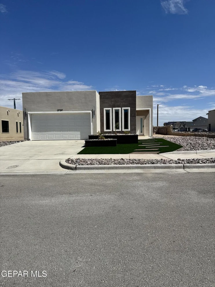 Unit for sale at 909 RAEGIL Street, El Paso, TX 79928