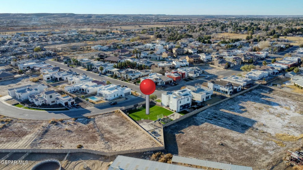 Unit for sale at 2016 BOY SCOUT Lane, Sunland Park, NM 88063