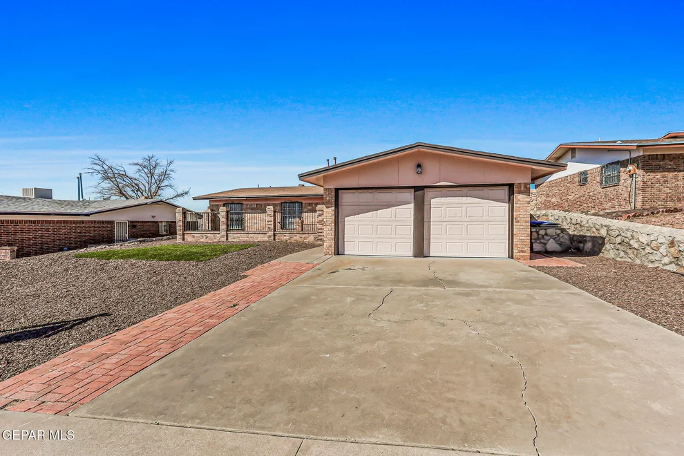 Unit for sale at 701 CENTENNIAL Drive, El Paso, TX 79912