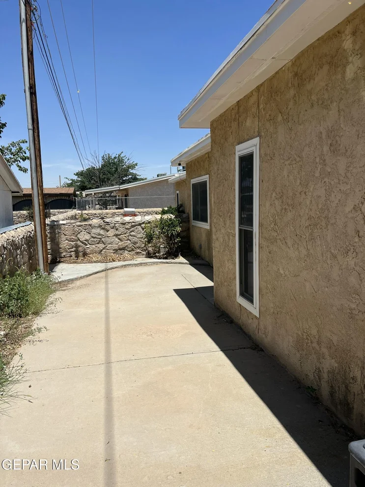 Unit for sale at 3221/3223 Isla Morada, El Paso, TX 79925