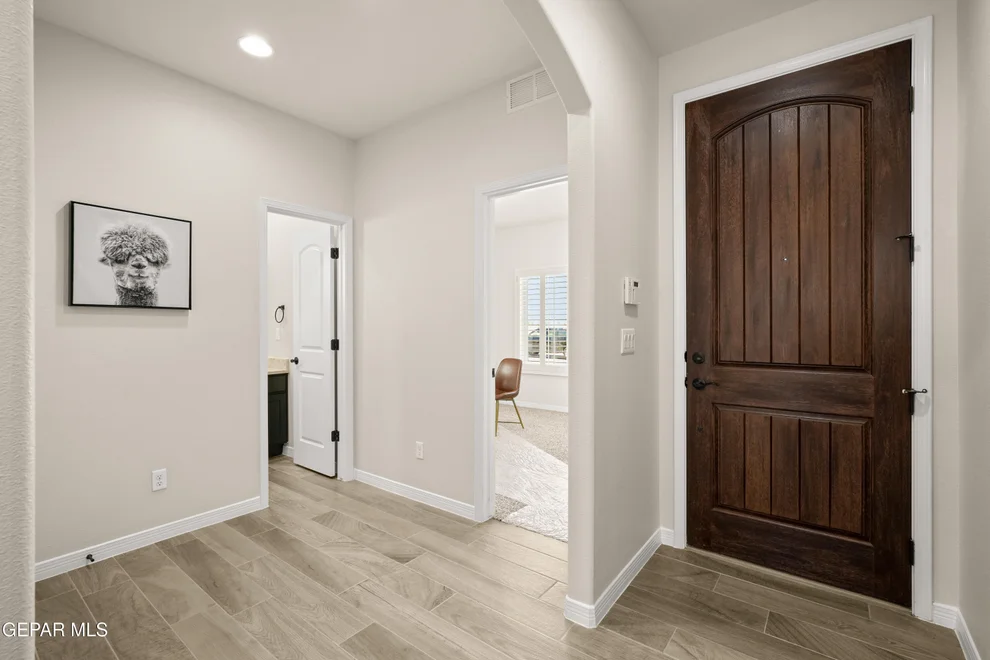 Unit for sale at 924 RAEGIL Street, El Paso, TX 79928