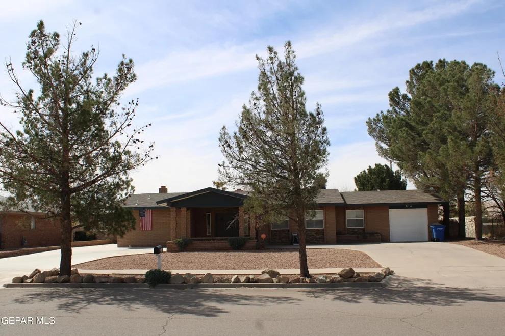 Unit for sale at 4220 LA ADELITA Drive, El Paso, TX 79922