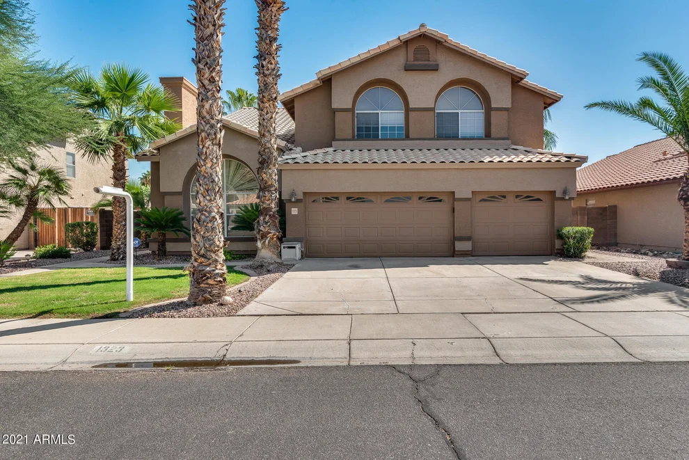 Unit for sale at 1323 E HORSESHOE Avenue, Gilbert, AZ 85296