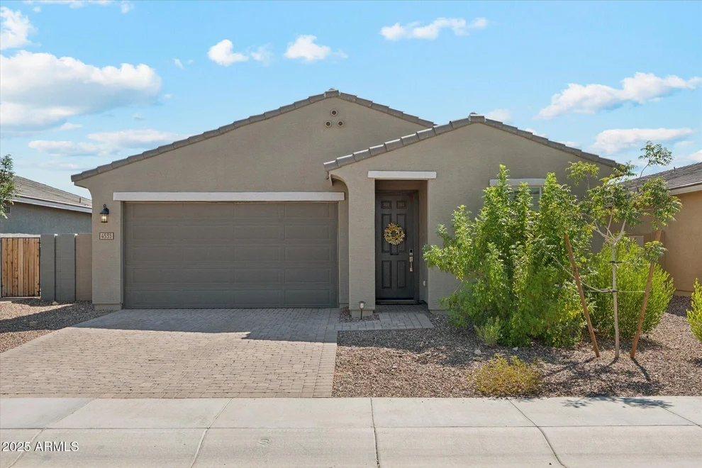 Unit for sale at 4535 W Hunter Trail, San Tan Valley, AZ 85144
