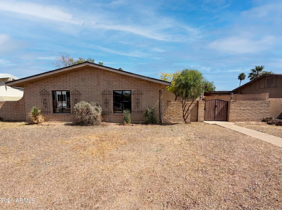 Unit for sale at 2326 W PARADISE Drive, Phoenix, AZ 85029