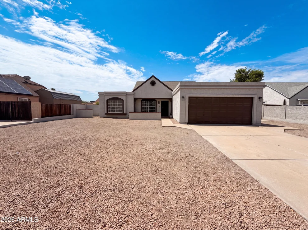 Unit for sale at 6915 W CHERRY HILLS Drive, Peoria, AZ 85345