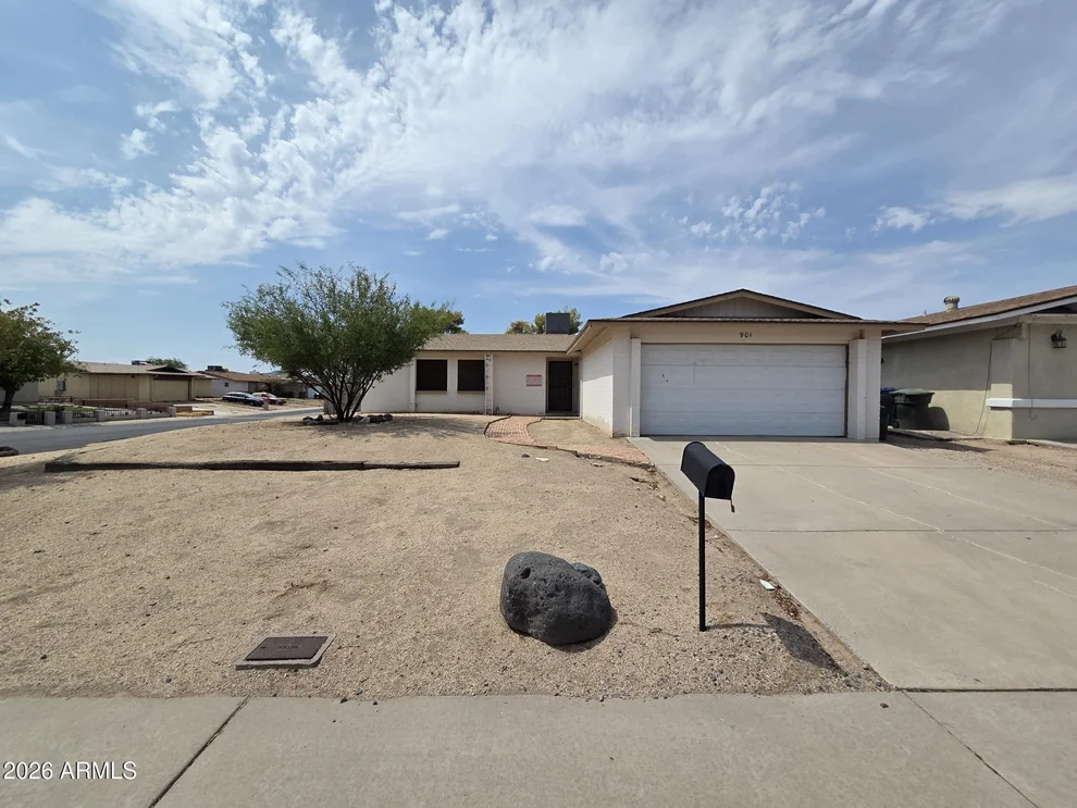 Unit for sale at 901 W ANGELA Drive, Phoenix, AZ 85023