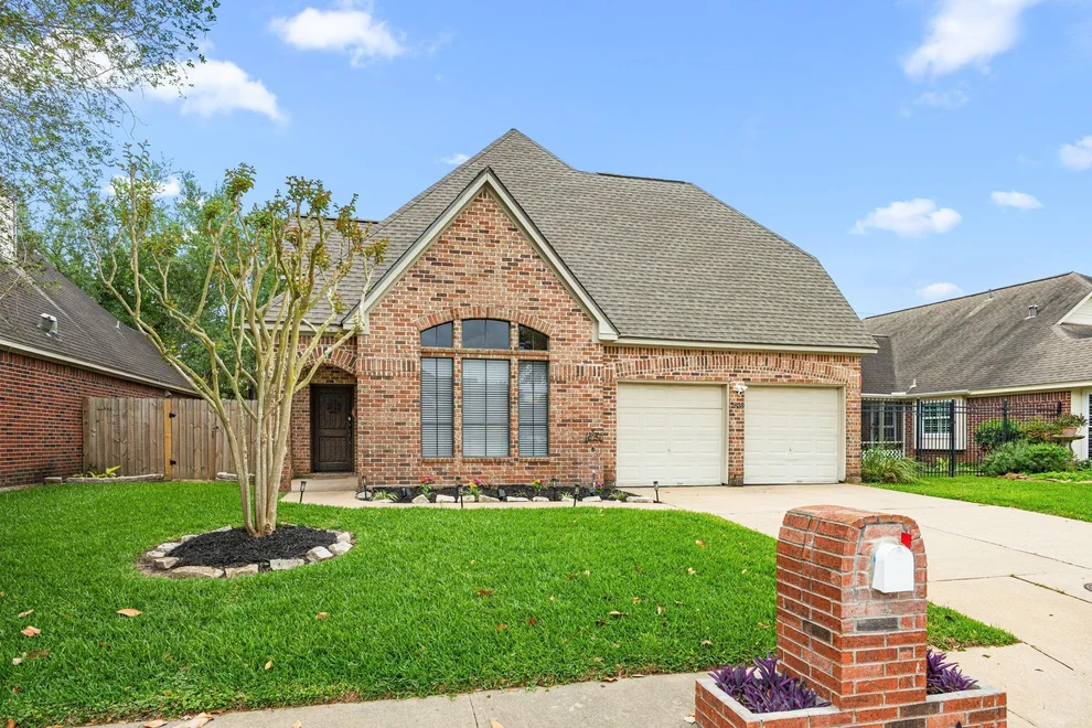 Unit for sale at 2839 Highland Lakes Drive, Missouri City, TX 77459