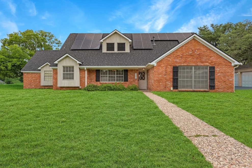Unit for sale at 3501 Tanglewood Drive, Bryan, TX 77802