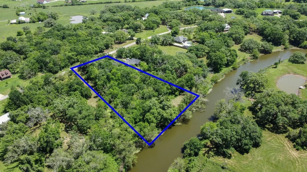 Unit for sale at 1126 Bronco Trail, Angleton, TX 77515
