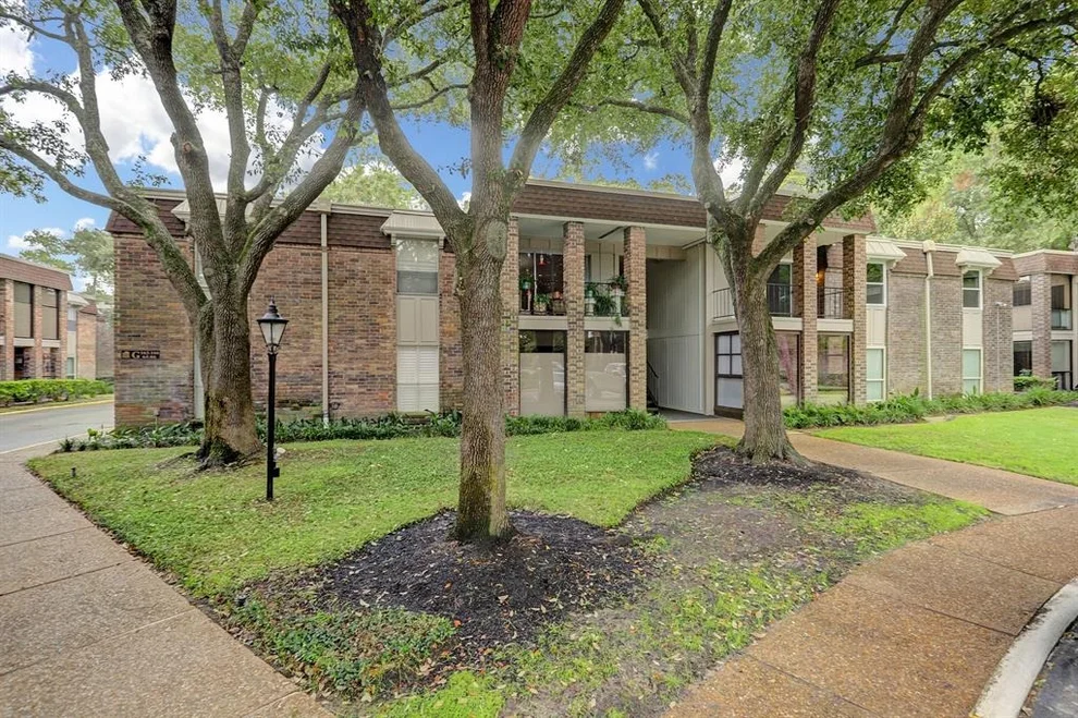 Unit for sale at 7575 Katy Freeway, Houston, TX 77024