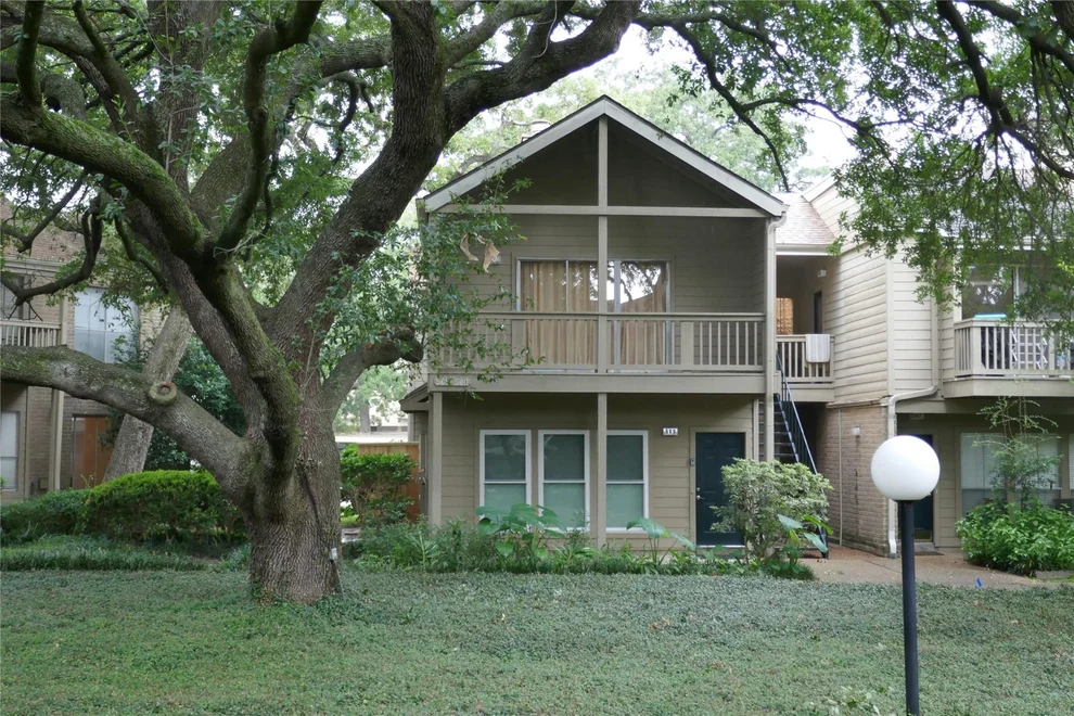 Unit for sale at 2100 Tanglewilde Street, Houston, TX 77063