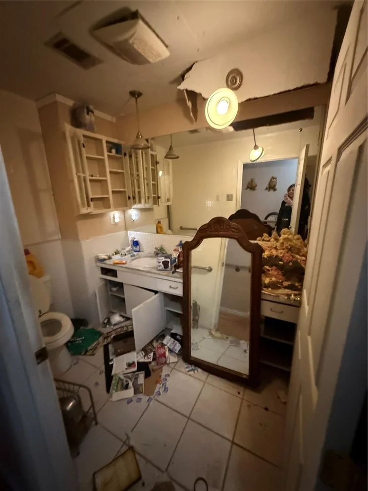 Unit for sale at 908 Westmont Drive, Houston, TX 77015