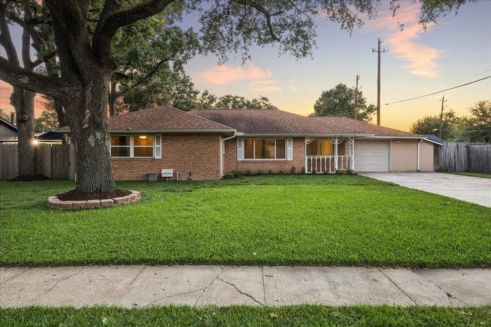 Unit for sale at 2017 Shadowdale Dr, Houston, TX 77043