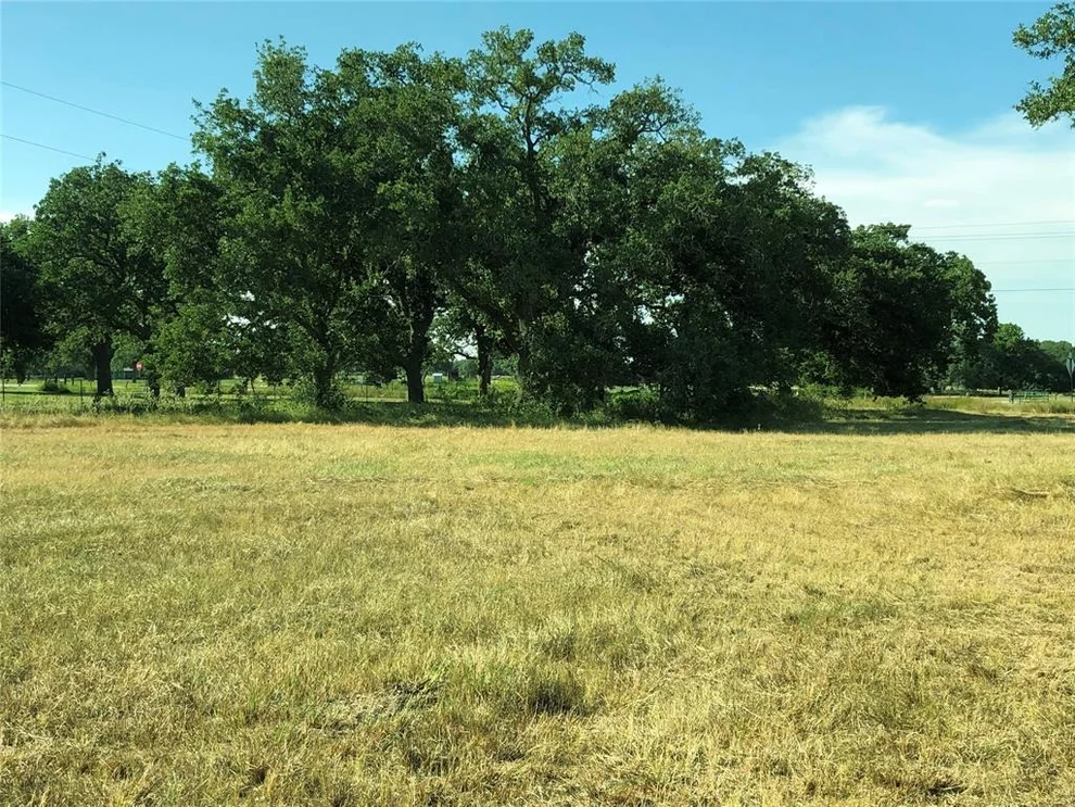Unit for sale at 153 Pvt 1671, Hallettsville, TX 77964