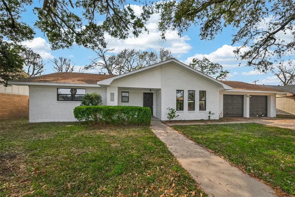 Unit for sale at 2304 Belvedere Drive, Baytown, TX 77520