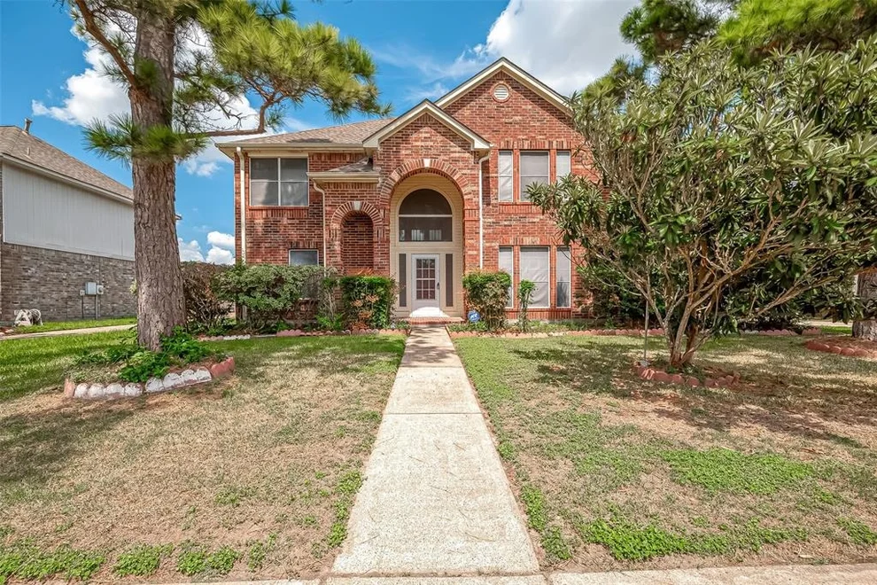 Unit for sale at 14718 Armitage Lane, Sugar Land, TX 77498