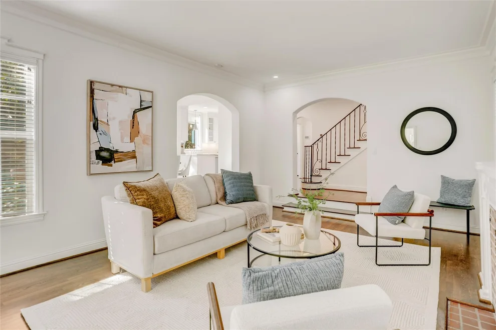Unit for sale at 3125 Wroxton Road, Houston, TX 77005