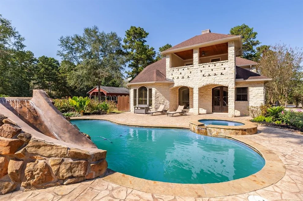 Unit for sale at 11201 Kentucky Oaks Drive, Conroe, TX 77304