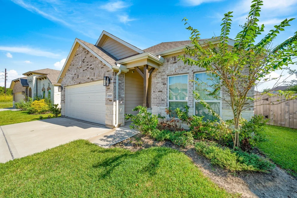 Unit for sale at 18519 Windy Knoll Way, Houston, TX 77084