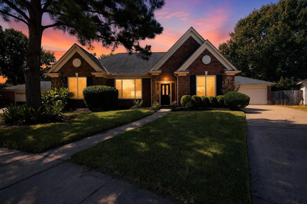 Unit for sale at 19034 Canyon River Lane, Houston, TX 77084