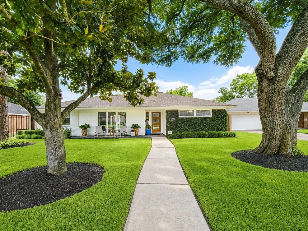 Unit for sale at 4326 Briarbend Drive, Houston, TX 77035