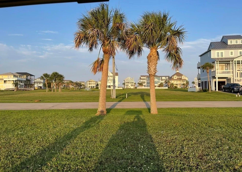 Unit for sale at 25610 Spotted Sandpiper Drive, Galveston, TX 77554