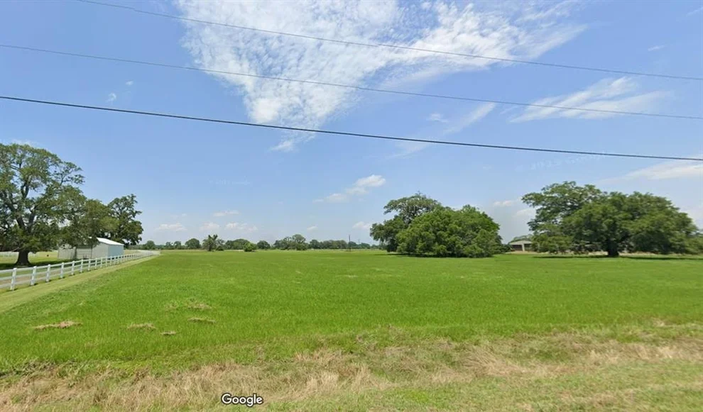 Unit for sale at 271 Cattle Drive Trail, Angleton, TX 77515