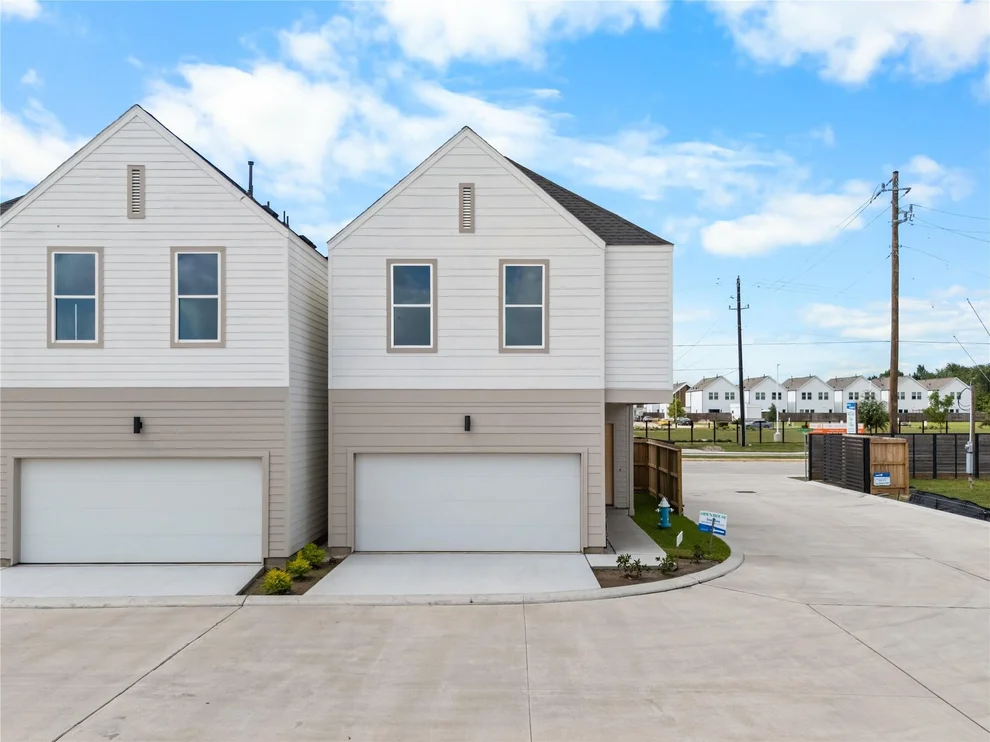 Unit for sale at 4012 Buffalo Moon Drive, Houston, TX 77045
